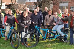 BASF en B2Bike schenken elektrische tandems aan De Vluchtheuvel