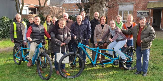 BASF en B2Bike schenken elektrische tandems aan De Vluchtheuvel