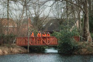 Nieuw bruggetje in gemeentepark toont vakmanschap gemeentelijke bouwdienst 2