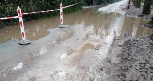 Wegdek Nolsebaan zwaar beschadigd door wateroverlast