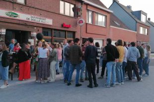 Café Volksvriend na opening meteen druk bezocht