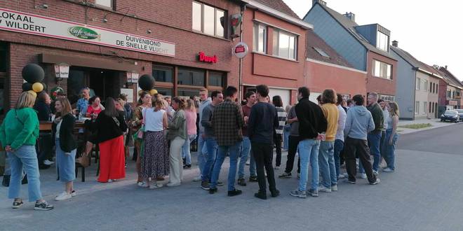 Café Volksvriend na opening meteen druk bezocht
