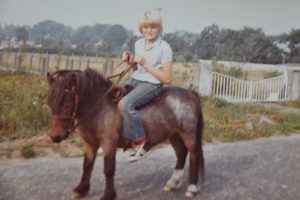Essen vroeger en nu. Willy Lodewijckx op een pony