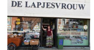 Lapjesvrouw houdt Zomerverkoop