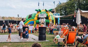 Vlaanderen Feest muziek en gezelligheid bij Bar Woest