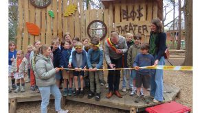 Gemeente Kalmthout opent vernieuwd speelterrein Guido Gezellelaan in Heide