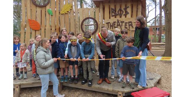 Gemeente Kalmthout opent vernieuwd speelterrein Guido Gezellelaan in Heide