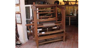 Demonstratie weven in Poldermuseum Lillo