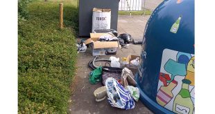 Kledingcontainers blijven voorlopig staan
