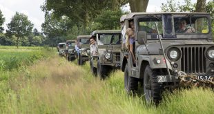 Weekendje weg Landal Strabrechtse Vennen - De Heere van Meijel Leger Jeep in de Peel