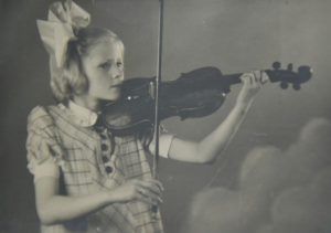 Bea Vreugde speelt viool - Essen vroeger en nu - HDB_3202