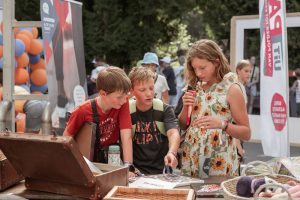 Een cowboy, opkomende punkrocker en tientallen opblaasattracties op 16de editie van T-DAY 4