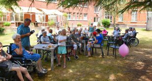 Gezellige drukte bij vierde Familiedag van WZC Sint-Michael - Essen - (c) Noordernieuws 2025 - HDB_3124