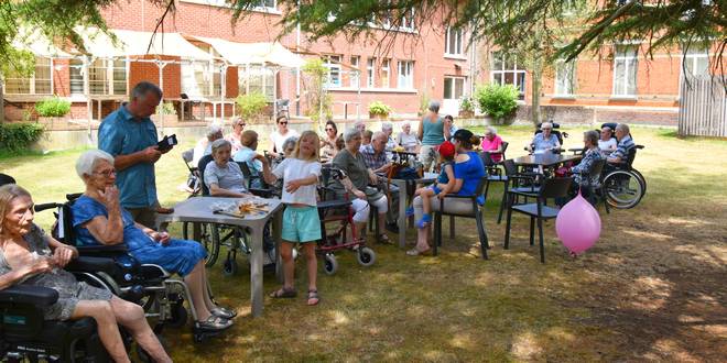 Gezellige drukte bij vierde Familiedag van WZC Sint-Michael - Essen - (c) Noordernieuws 2025 - HDB_3124