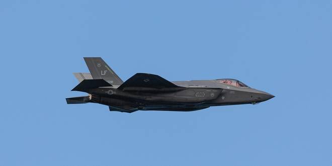 Trainingsvluchten F 35 gevechtsvliegtuigen vanaf Vliegbasis Woensdrecht
